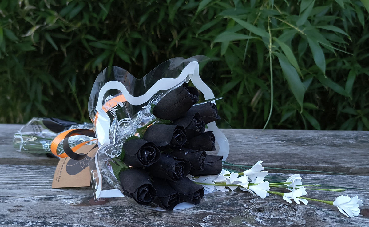 Halloween Wooden Rose Bouquet – All Black