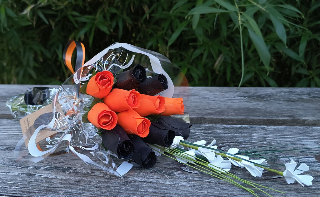 Halloween Wooden Rose Bouquet – Black & Orange