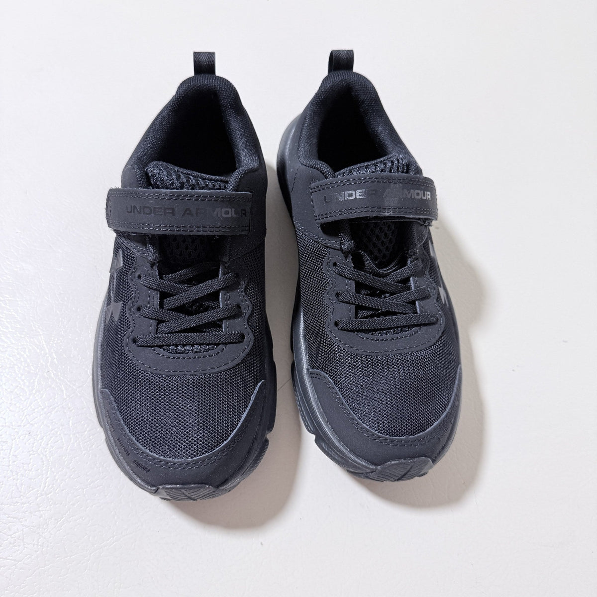 Under Armour Boys Assert 10 AC Running Shoes, Size 2Y, Black